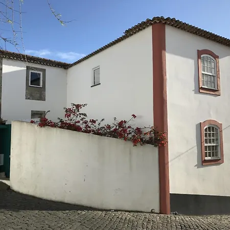 Apartamento Acolhedor No Centro Da Cidade, Com Patio Privado. Angra do Heroísmo