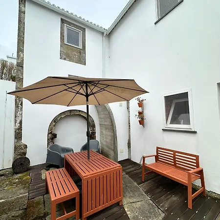Apartamento Acolhedor No Centro Da Cidade, Com Patio Privado. Angra do Heroísmo