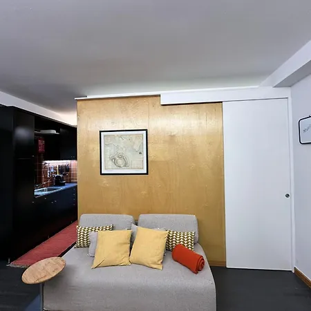 Acolhedor No Centro Da Cidade, Com Patio Privado. *