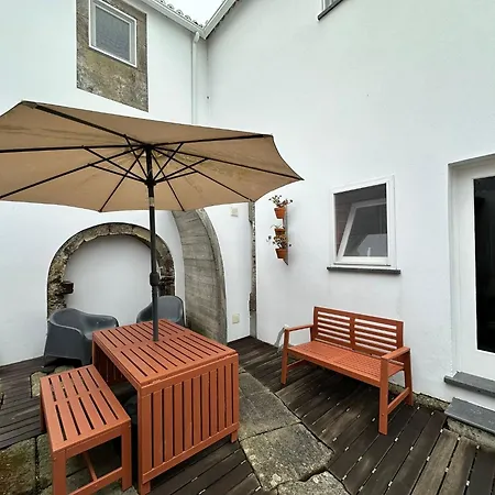 Acolhedor No Centro Da Cidade, Com Patio Privado. شقة أنغرا دو إِراويزو