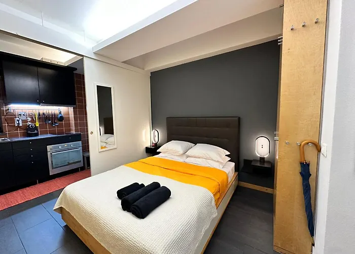 Acolhedor No Centro Da Cidade, Com Patio Privado. Apartment *